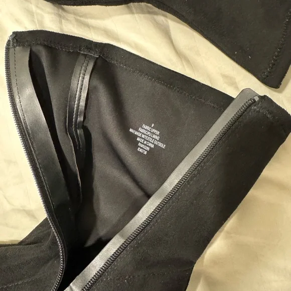 EXPRESS Pointed Toe Suede Ankle Booties | Black | Size 9 - Picture 2 of 5